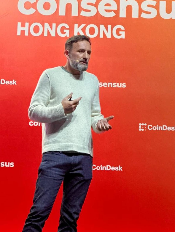 Arben speaking at Consensus Hong Kong